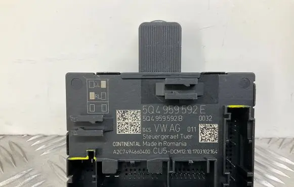 Skoda Superb B8 (3V) Door control unit/module 5Q4959592E 5Q4959592B