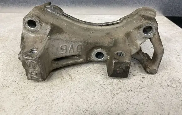 Peugeot Partner Engine mounting bracket 9688615780