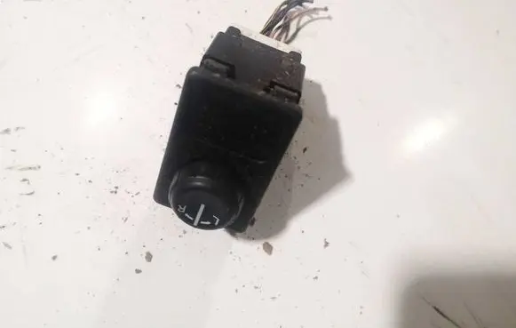 Wing mirror switch
