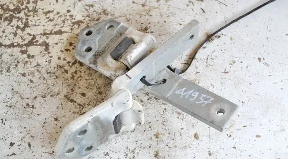 Volkswagen Caddy Loading door lower hinge 2K0827151B ES92
