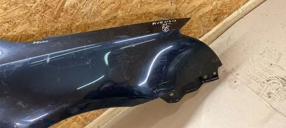 Toyota Avensis T250 Fender