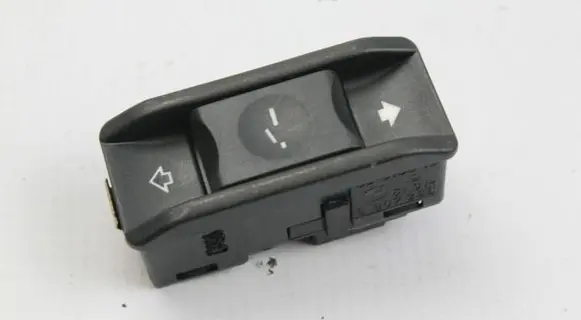 BMW 7 E38 Sunroof switch 6907288