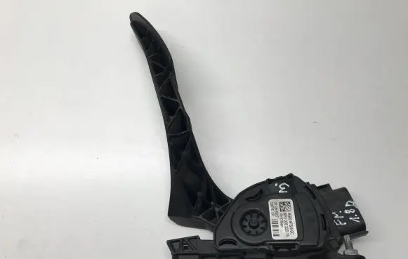 Ford Mondeo MK IV Accelerator throttle pedal 6G929F836SC