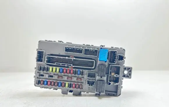 Honda Accord Fuse module TL0E211 080409 ECD10ALJB