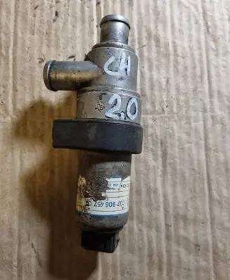 Audi 80 90 S2 B4 Idle control valve (regulator) 037906457C