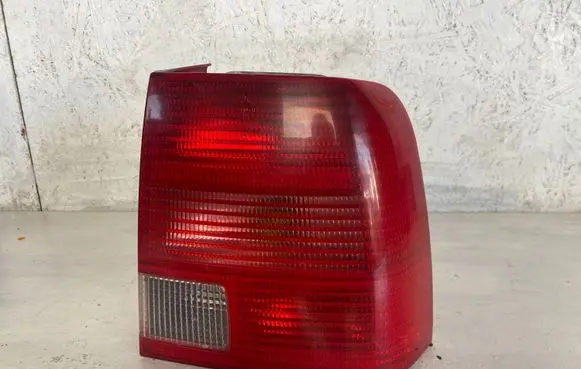 Volkswagen PASSAT B5 Tail light bulb cover holder 3B5945257
