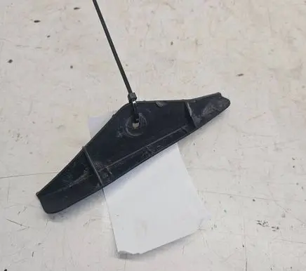 Rear bumper mounting bracket