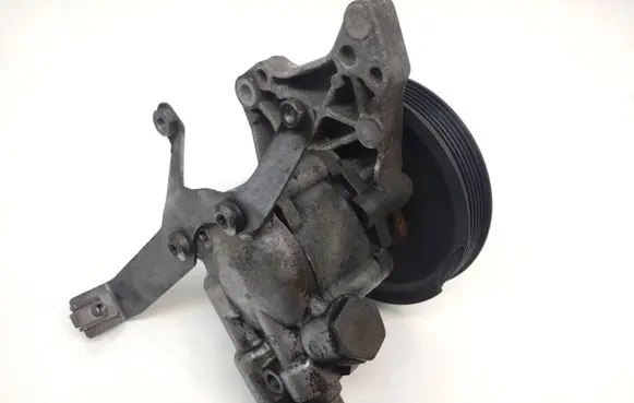 BMW 5 E60 E61 Power steering pump 6774698 7652974103 7801443