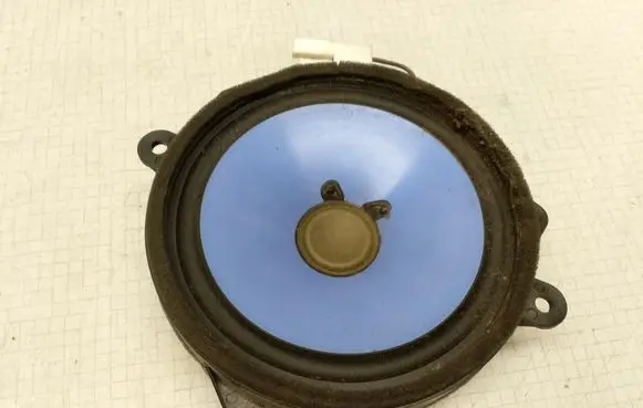 KIA Cerato Front door speaker