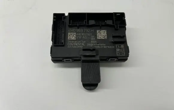 Audi A4 S4 B9 8W Door control unit/module 4M0959792E 4M0959792H A2C7486481900