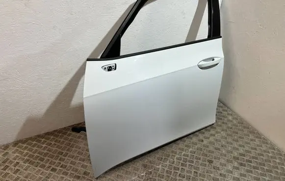 Volkswagen ID.3 Front door