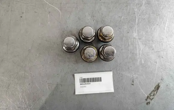Lexus IS-F Nuts/bolts 9094201033 9008017039