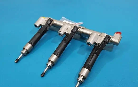 Dacia Duster III Fuel injector 166006221R IMPRK1573359