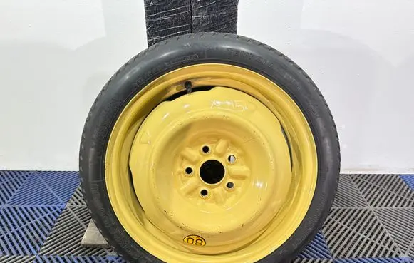 Lexus CT 200H R16 spare wheel
