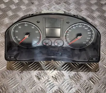 Volkswagen Jetta V Speedometer (instrument cluster) 1K0920952C VWZ7Z0E2825679