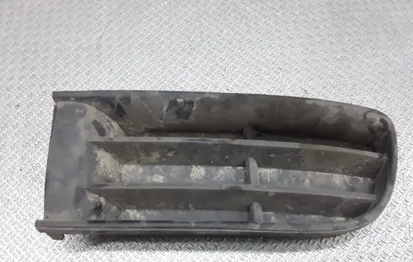Volkswagen Polo IV 9N3 Front bumper lower grill 6Q0853665