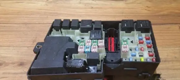 Ford Focus Fuse box set 3M5T14A142AB 3M5T-14A142-AB