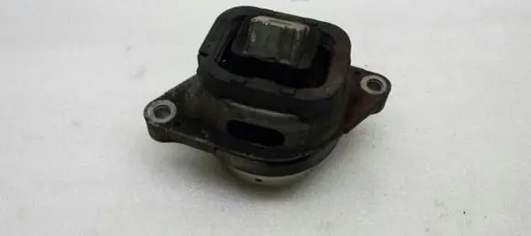 Land Rover Range Rover L322 Engine mount bracket KKB500730