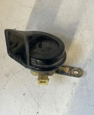 Volkswagen PASSAT B5.5 Horn signal 70388115 2143