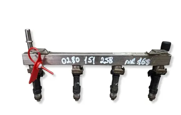 Opel Astra J Fuel injector S27649168 0280158181