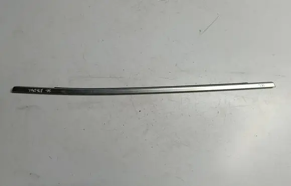Volvo V40 Rear door glass trim molding 31278605