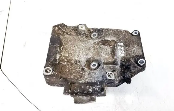 Volkswagen PASSAT B5.5 Engine mounting bracket 038260885c