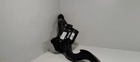 Hyundai Santa Fe Accelerator throttle pedal CER1098A2B100