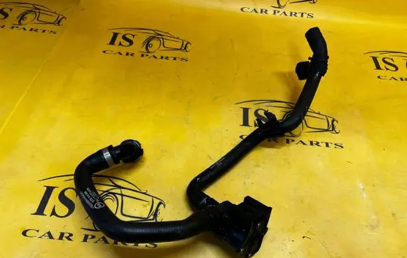 Porsche Macan (95B) Engine coolant pipe/hose 95B121056 8R0819332G 8K0819147A