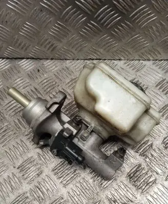 Volkswagen Jetta V Master brake cylinder 1K1611301C