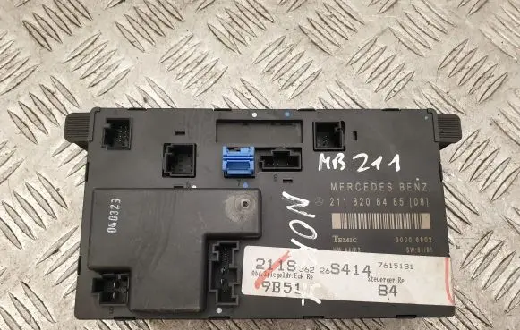 Mercedes-Benz E W211 Door control unit/module 2118208485