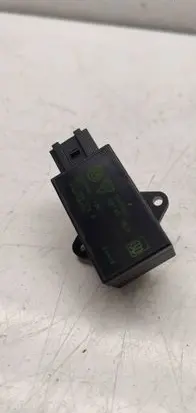 Volkswagen Golf Plus Seat heating relay 7L0959772D