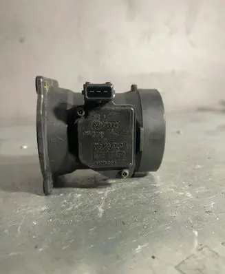 Audi A6 S6 C5 4B Mass air flow meter 078133471G EH7008C 31279
