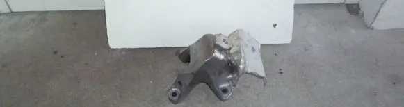 Audi A5 Engine mounting bracket 8W0199307H