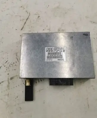 Audi A3 S3 8P Bluetooth control unit module 8P0862335A 0UBN00051C1