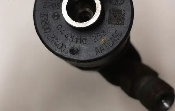 KIA Sportage Fuel injector 0445110258