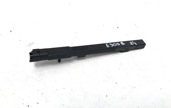 Peugeot 3008 III Keyless system antenna 9824885480