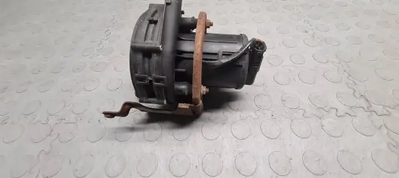 BMW 7 E38 Secondary air pump 1437701 1437700