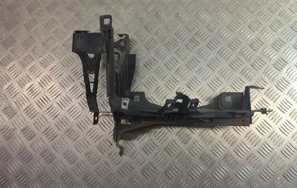 BMW 5 F10 F11 Headlight/headlamp mounting bracket 7200793