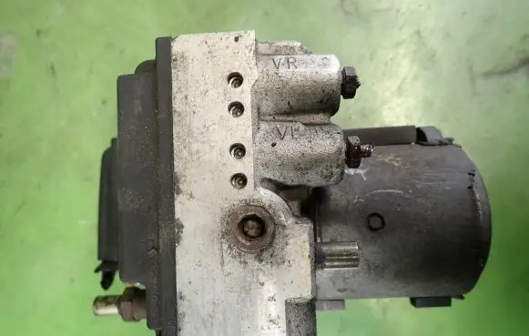 Mercedes-Benz C W202 ABS Pump
