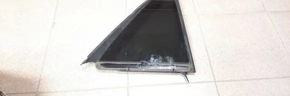 Mercedes-Benz ML W166 Rear vent window glass A1667301455