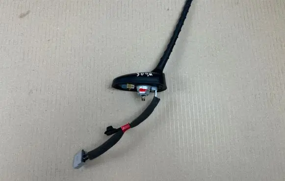 Hyundai i40 Aerial GPS antenna 962103Z500