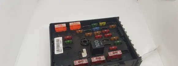 Volkswagen Touran I Fuse module 3C0937125