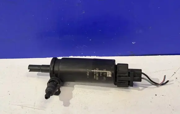 Saab 95 - 96 Windscreen/windshield washer pump 13157637