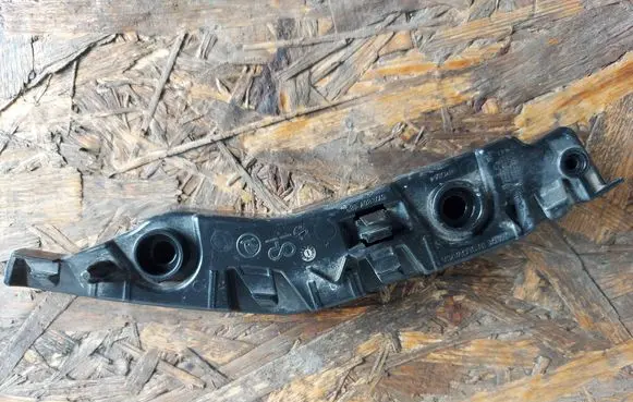 Skoda Karoq Front bumper mounting bracket 57A807183