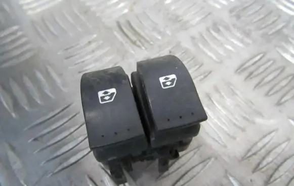 Renault Megane II Electric window control switch 315050b
