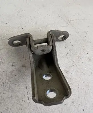 Hyundai Santa Fe Front door lower hinge 