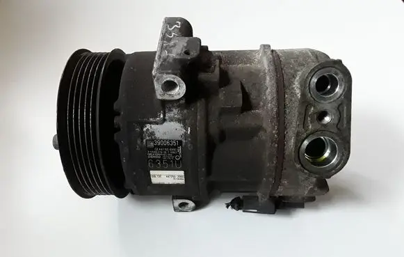 Opel Corsa E Air conditioning (A/C) compressor (pump) 39006351