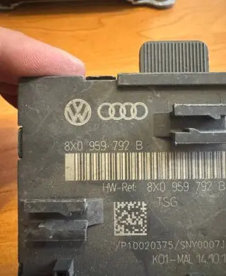 Audi A1 Door control unit/module 8X0959792B