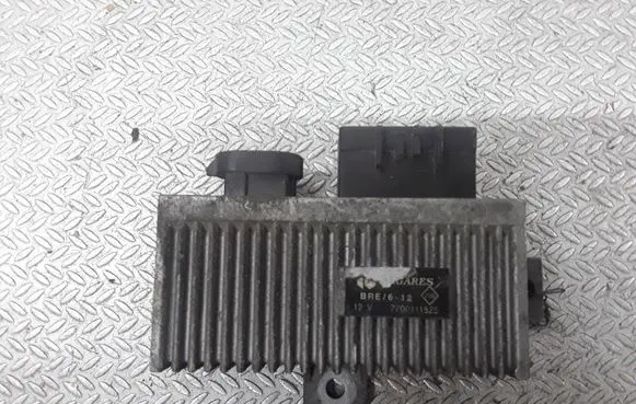 Renault Megane I Glow plug pre-heat relay 7700111525