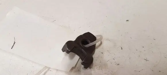 Citroen C5 Fuel Injector clamp holder 569222